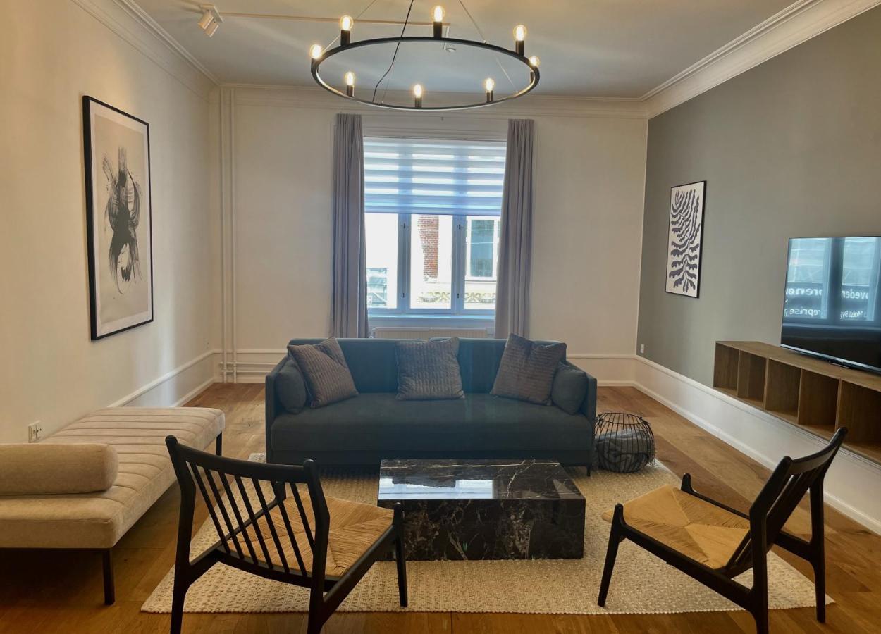 Beautiful 3 Bedroom Flat Next To The Marble Church Köpenhamn Exteriör bild